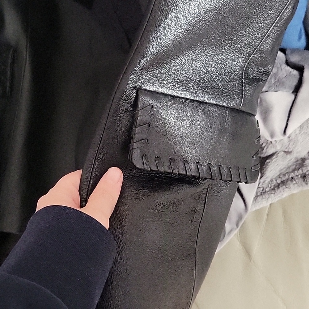 Newport News womens leather jacket. Never worn, in amazing shape! Black in color - Picture 5 of 7